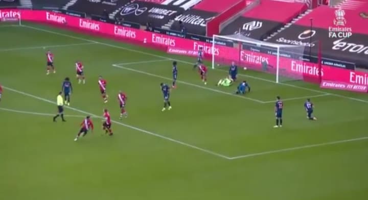 Jan Bednarek i spółka wyeliminowali Arsenal! O awansie przesądziła bramka samobójcza [WIDEO]