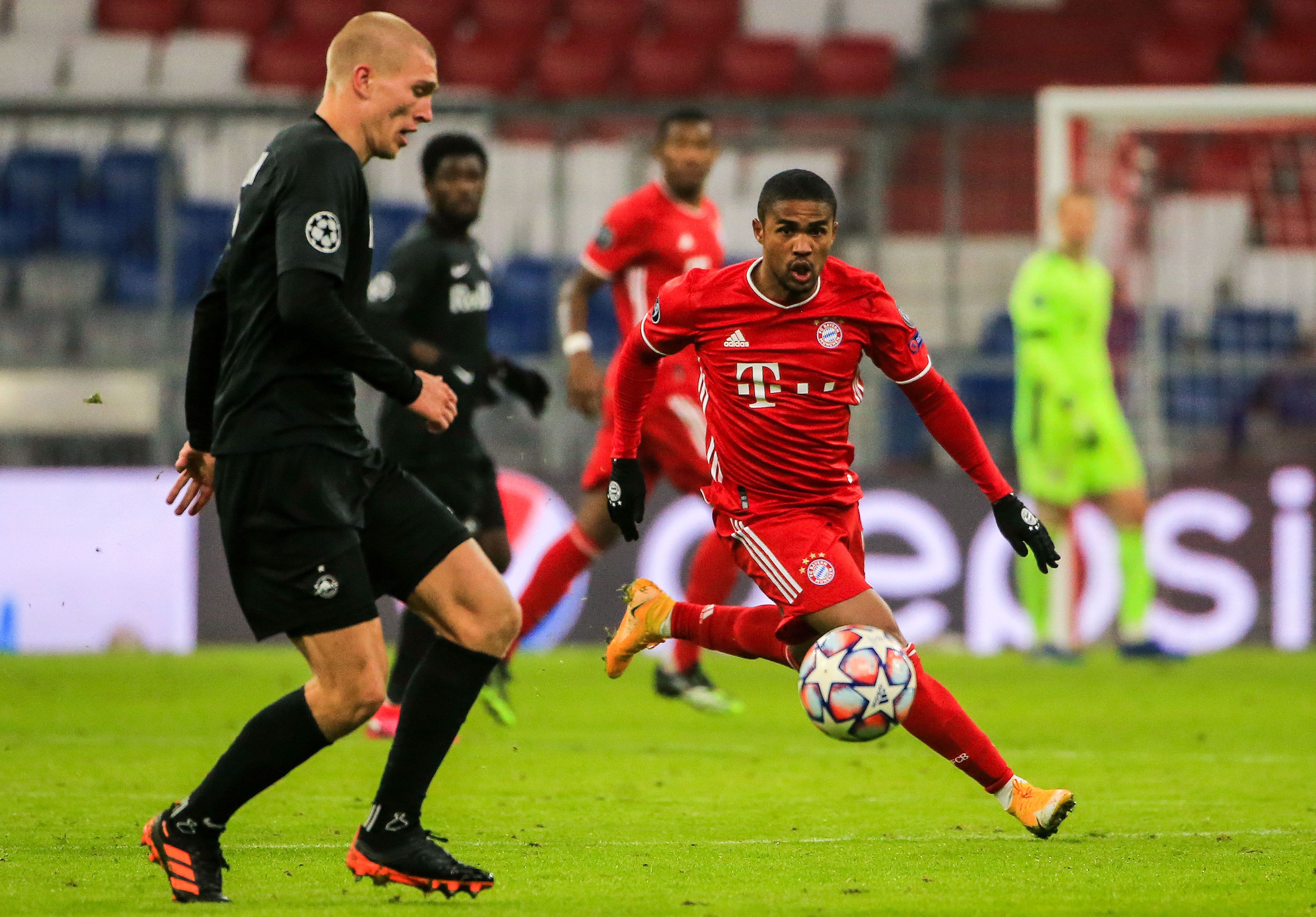 Douglas Costa ma nowy zespół. Juventus potwierdził kolejne wypożyczenie skrzydłowego