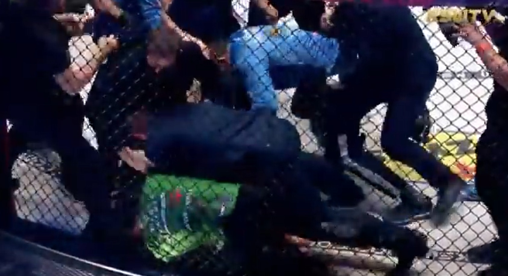 Szefowie KSW zapowiadają dyskwalifikacje po sobotnim skandalu. "Wyciągniemy poważne konsekwencje" [WIDEO]