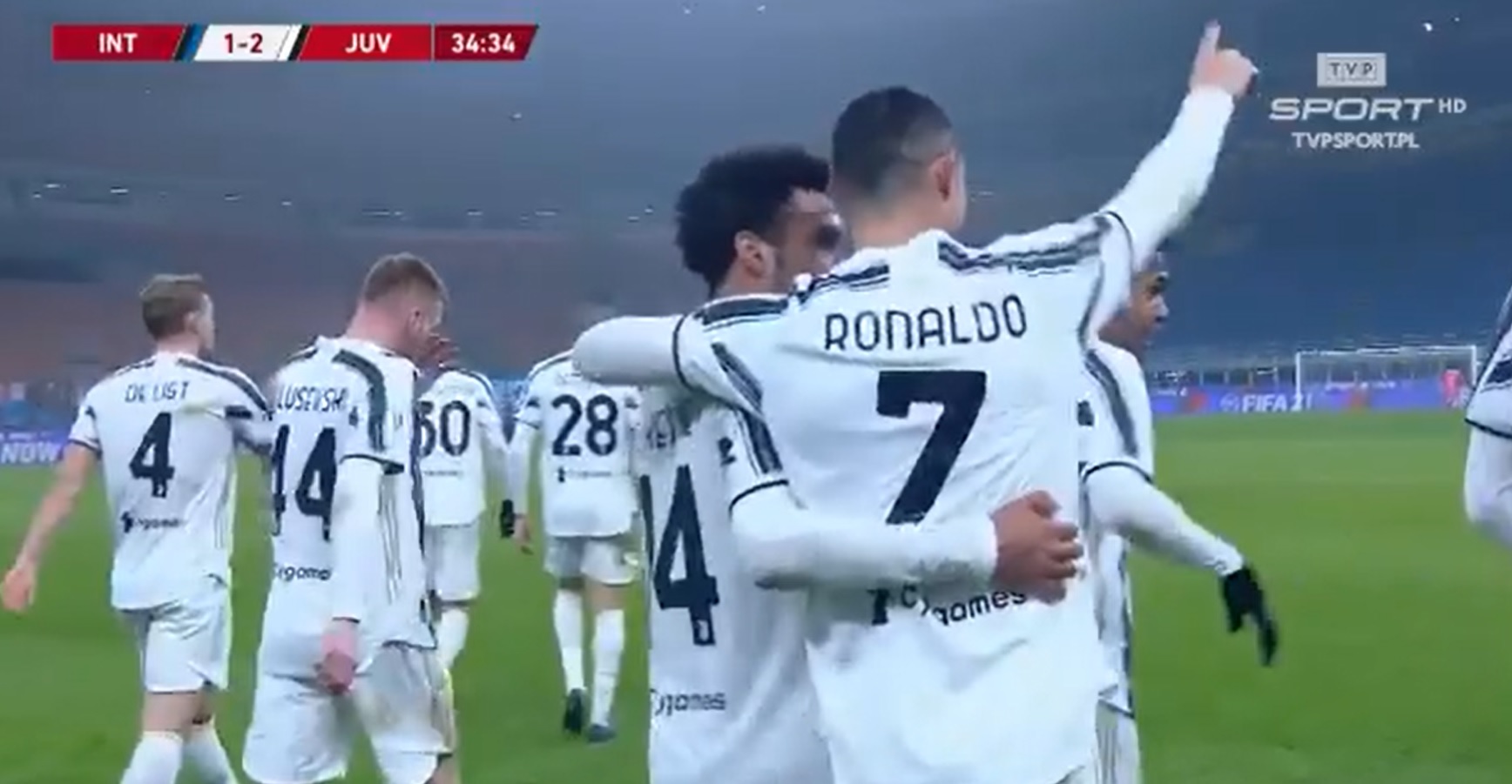 Cristiano Ronaldo bezlitosny dla Interu. Portugalczyk skorzystał z fatalnych błędów i ustrzelił dublet [WIDEO]