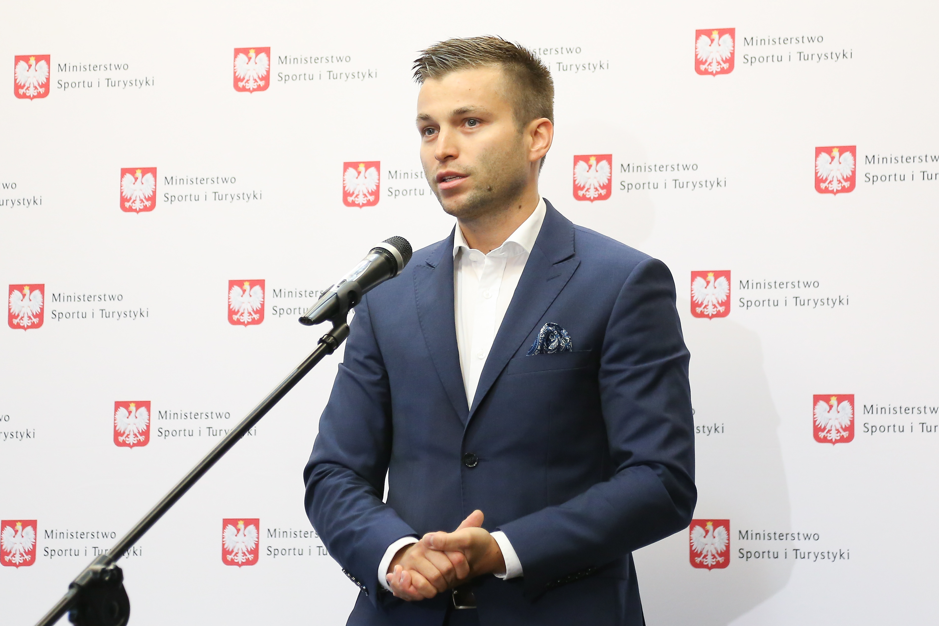Ujawniono kulisy odsunięcia Szpakowskiego od finału EURO. "Tych pomyłek było zbyt dużo"
