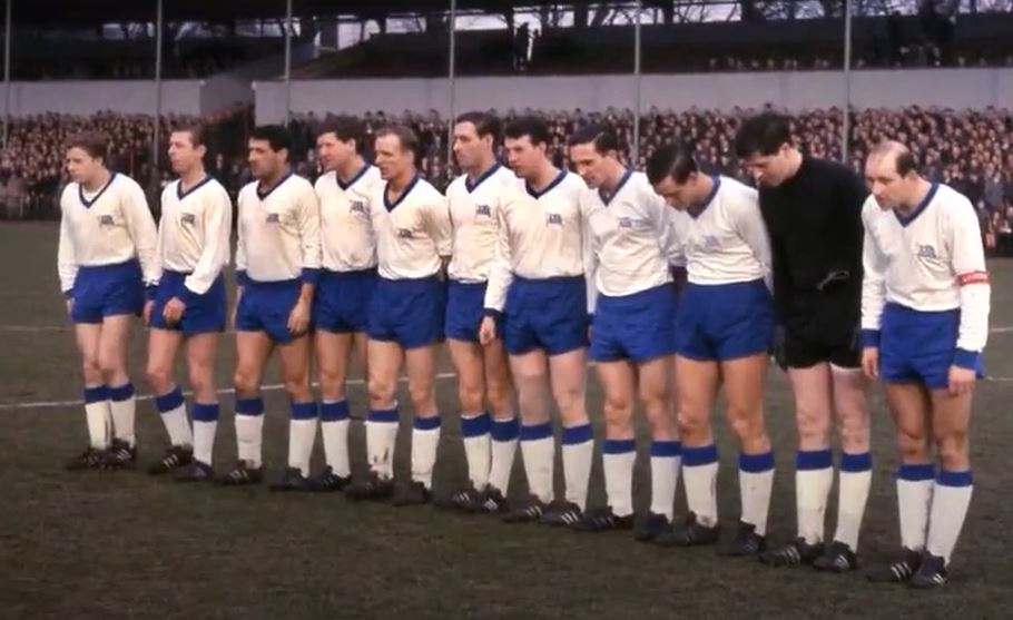 Oto najgorsza drużyna w historii Bundesligi. Ponad 100 straconych goli, piłkarze znikąd i stos butelek wina