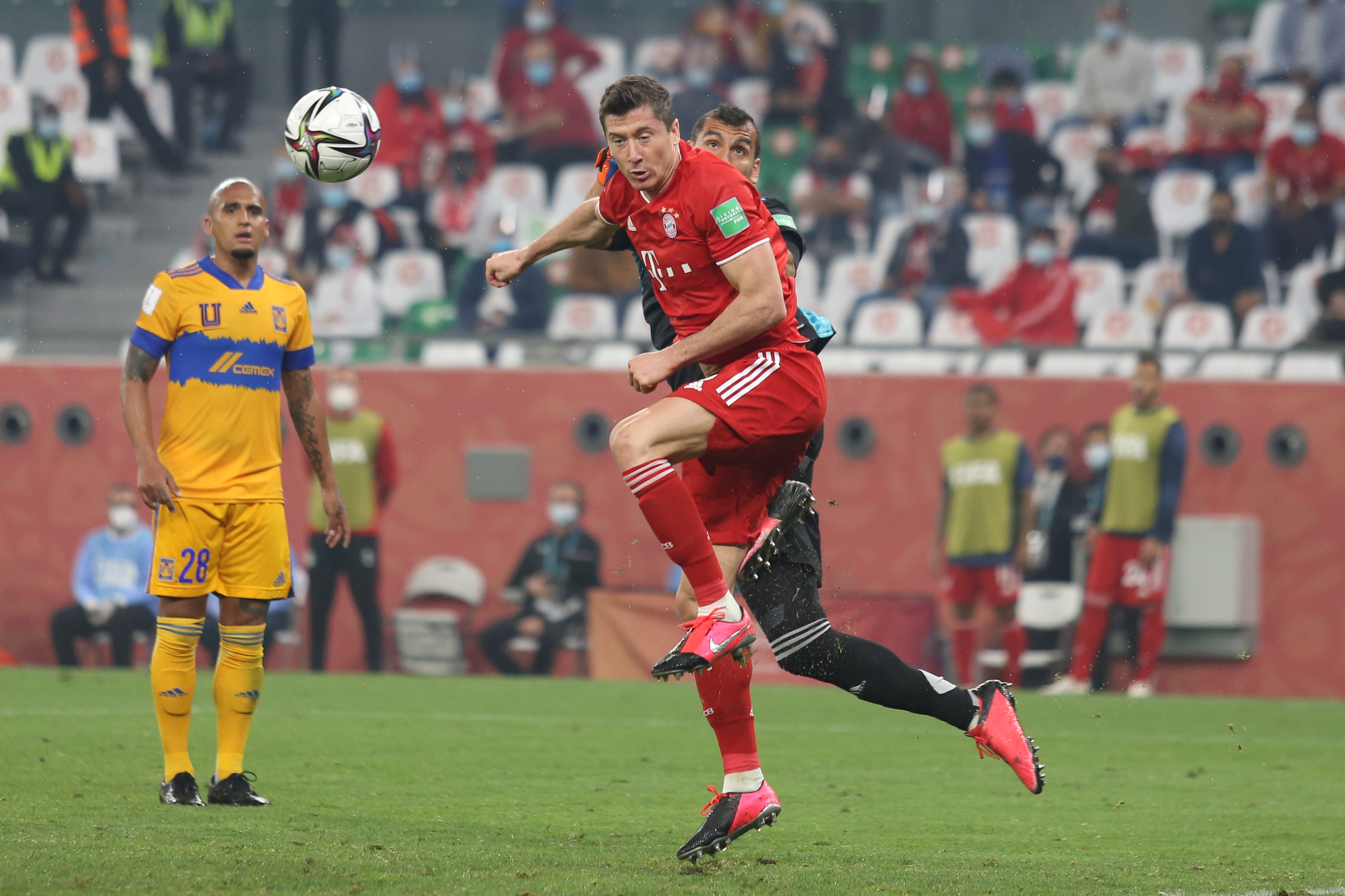 Zagraniczne media zgodne. Gol dla Bayernu nie powinien zostać uznany. Wszystko przez Lewandowskiego