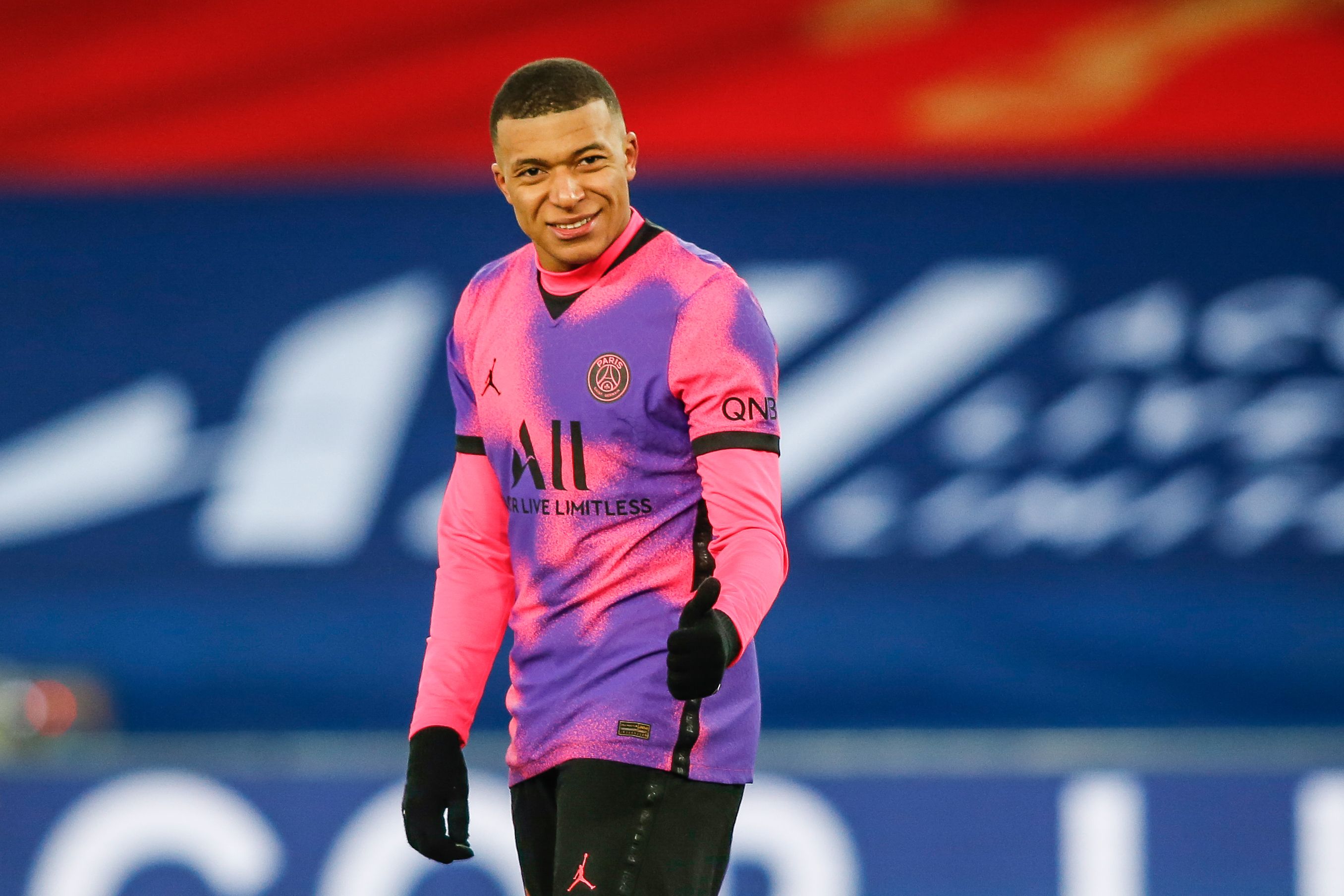 Media: Kylian Mbappe dał gwarancję właścicielom PSG. Hitowego transferu w najbliższym czasie nie będzie