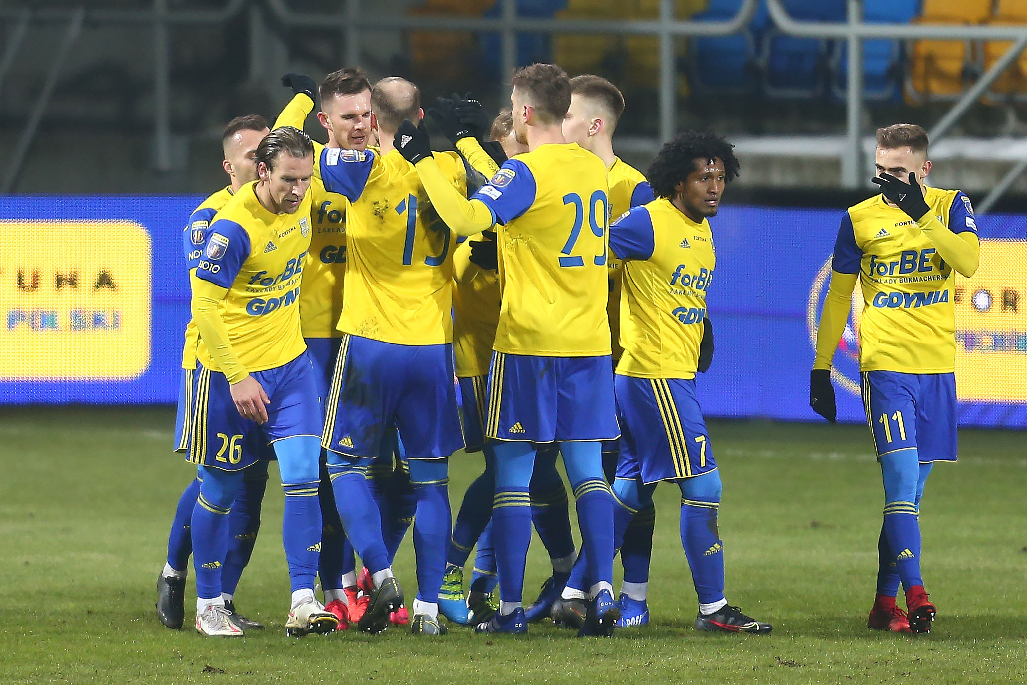 Arka Gdynia ostatnim ćwierćfinalistą Pucharu Polski. Michał Marcjanik bohaterem w końcówce meczu