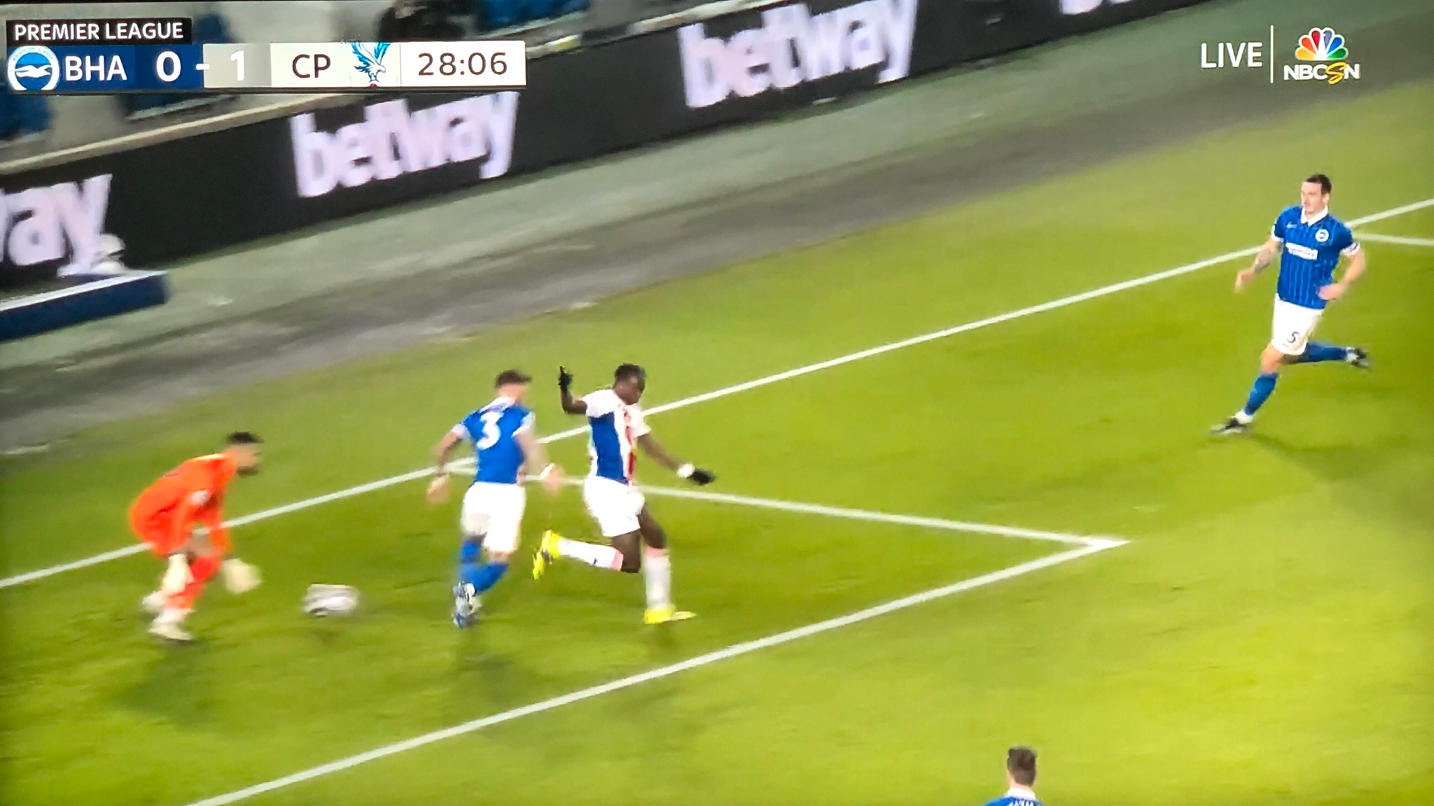 Spektakularny gol napastnika Crystal Palace! Ośmieszył rywali strzałem piętą. Porażka Brighton [WIDEO]