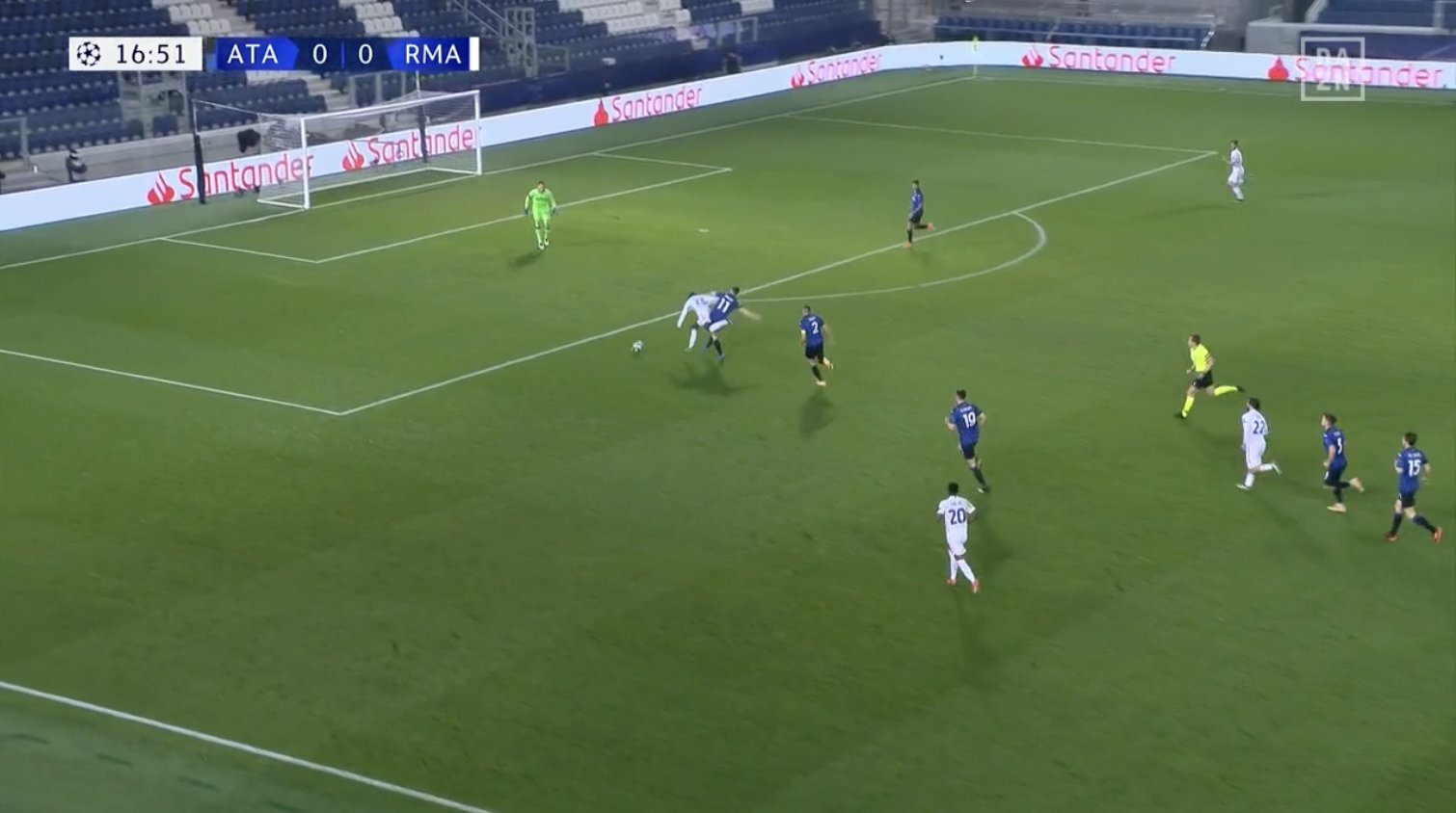 Kontrowersyjna czerwona kartka w spotkaniu Realu Madryt. Atalanta Bergamo w osłabieniu od 17. minuty [WIDEO]