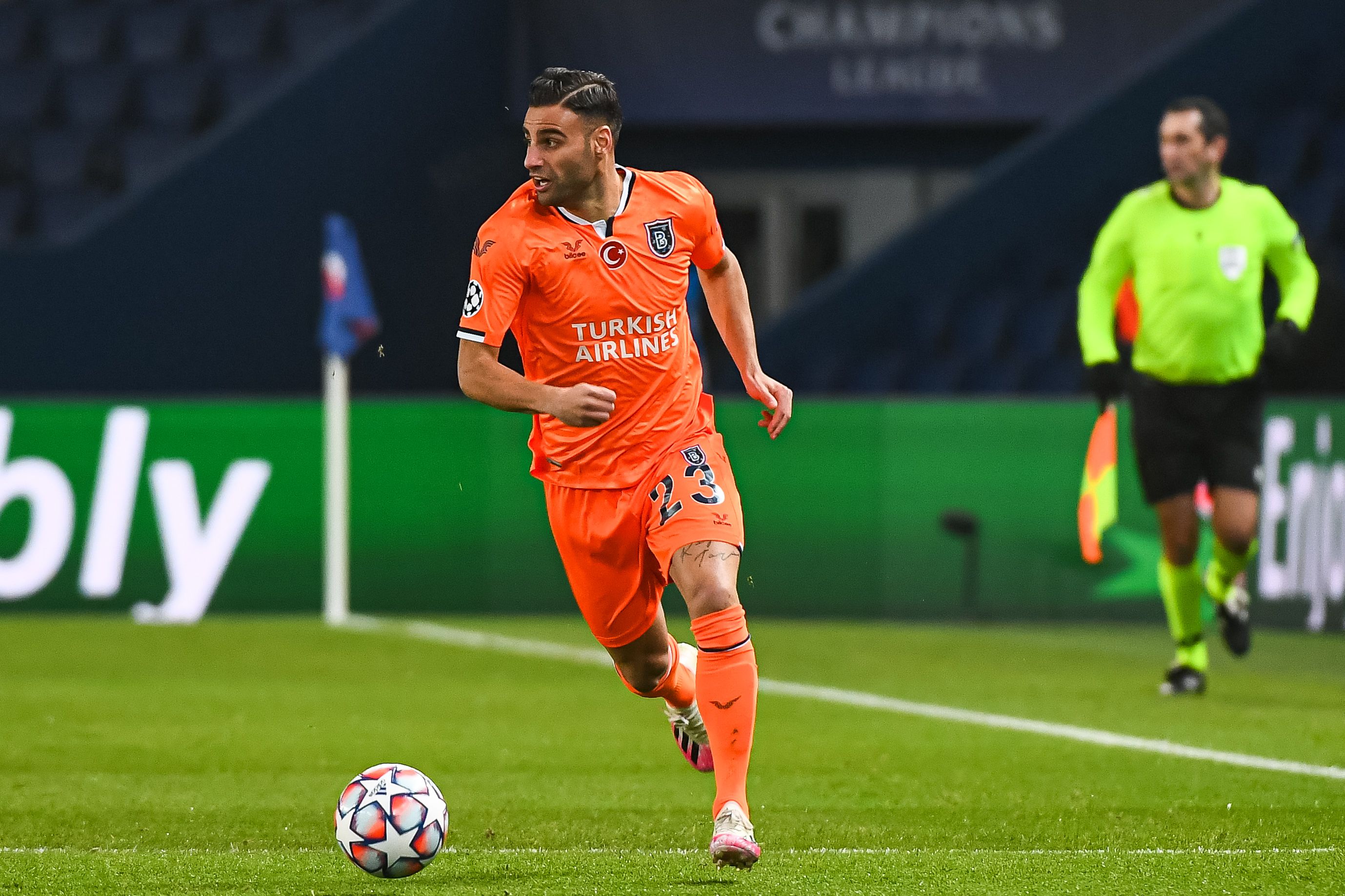 Dopiero co pomogli wyrzucić United z Ligi Mistrzów, a zaraz mogą spaść. "Klub Erdogana" zmierza na dno?