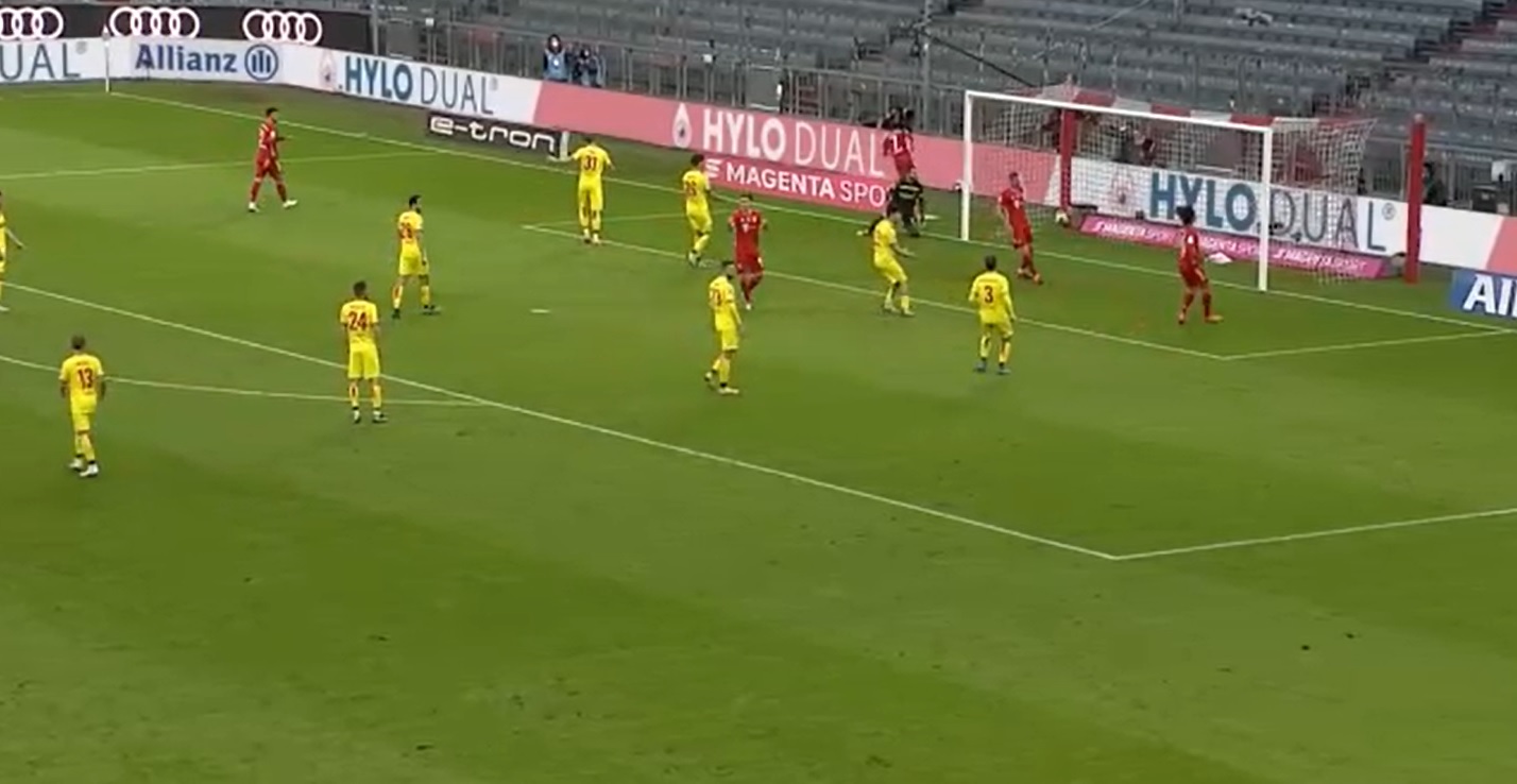 Bezlitosny Bayern Monachium rozbił rywali. Popis Roberta Lewandowskiego [WIDEO]