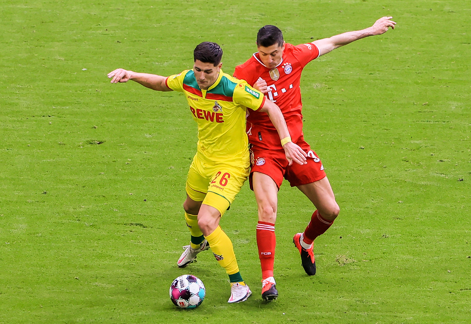 Robert Lewandowski wyróżniony za dwa gole. Polak znów w jedenastce kolejki