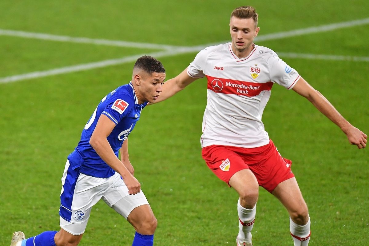 200 cm wzrostu i wielki talent do strzelania goli. Niedawno pauzował 10 miesięcy, teraz podbija Bundesligę