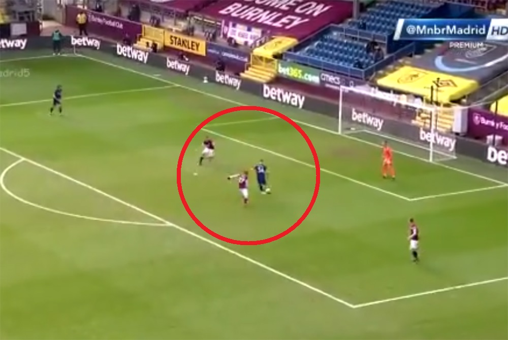 Kompromitacja Granita Xhaki. Piłkarz Arsenalu z komiczną wpadką w meczu z Burnley [WIDEO]