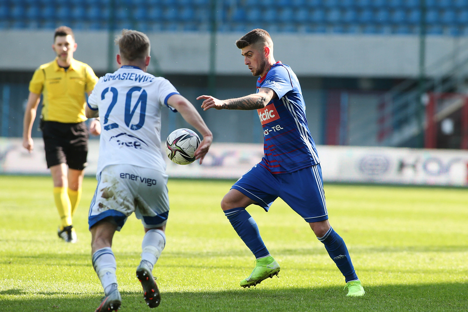 Piast Gliwice lepszy od Stali. Piękny gol Patryka Lipskiego [WIDEO]