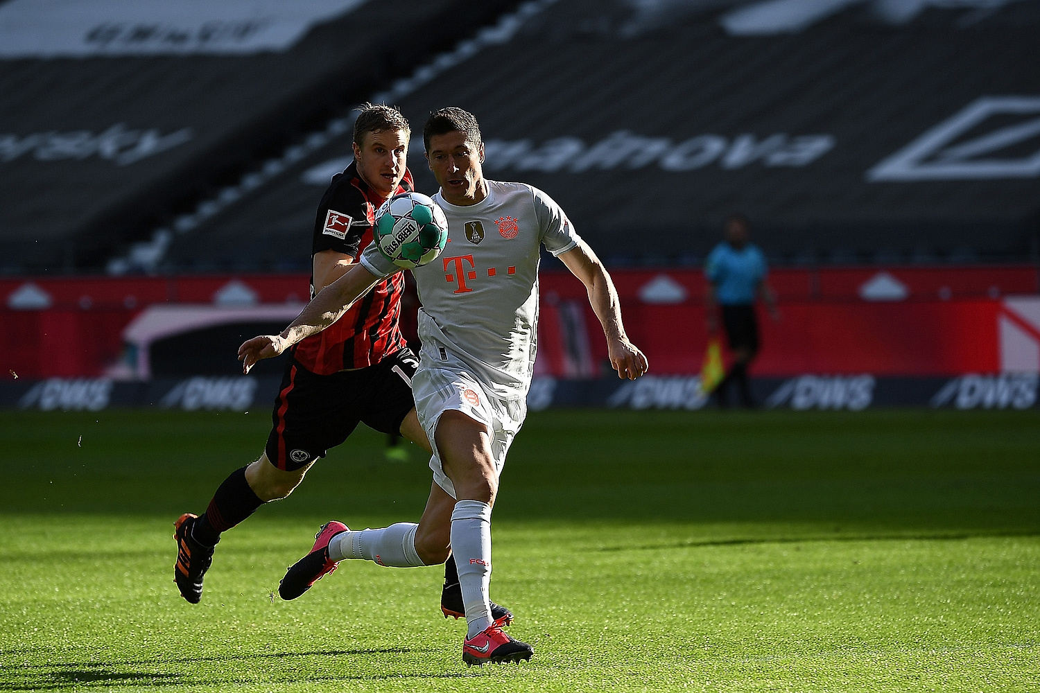 Analitycy ocenili grę piłkarzy w 2021 roku. Robert Lewandowski na drugim miejscu