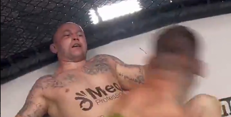 Michał Włodarek znokautowany podczas gali KSW 59. Darko Stosić poskromił Polaka [WIDEO]