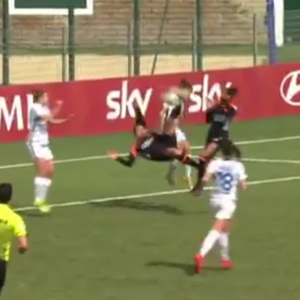 Spektakularny gol zawodniczki AS Romy. Zdobyła bramkę efektowną przewrotką [WIDEO]