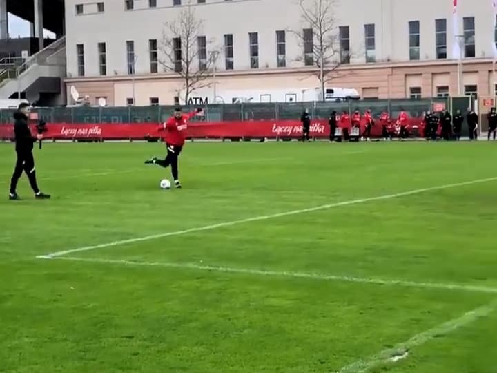Popisy na treningu polskiej kadry. Bramki krzyżakiem i piętą w pojedynku Szczęsny-Krychowiak [WIDEO]