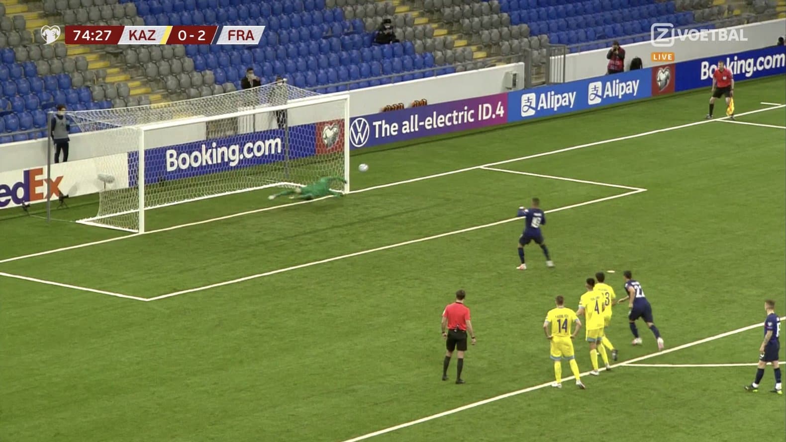 Pudło Mbappe z rzutu karnego i pechowy samobój obrońcy Kazachstanu! Wyszarpany triumf Francuzów [WIDEO]