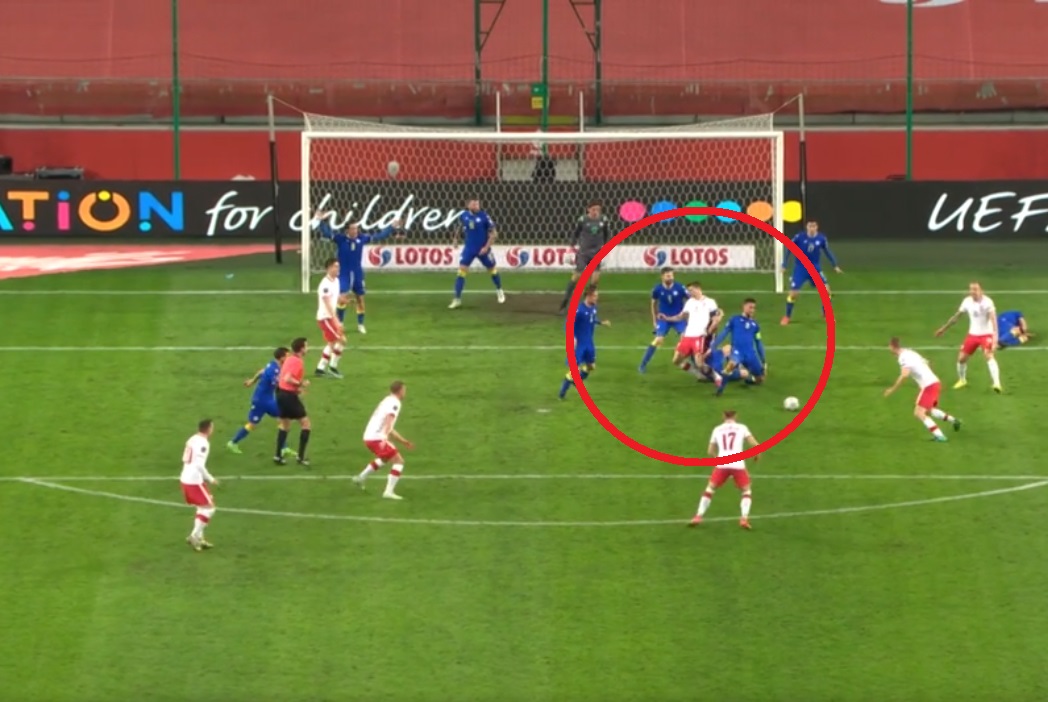 Tak Robert Lewandowski doznał kontuzji. Nieszczęśliwe starcie w polu karnym Andory [WIDEO]