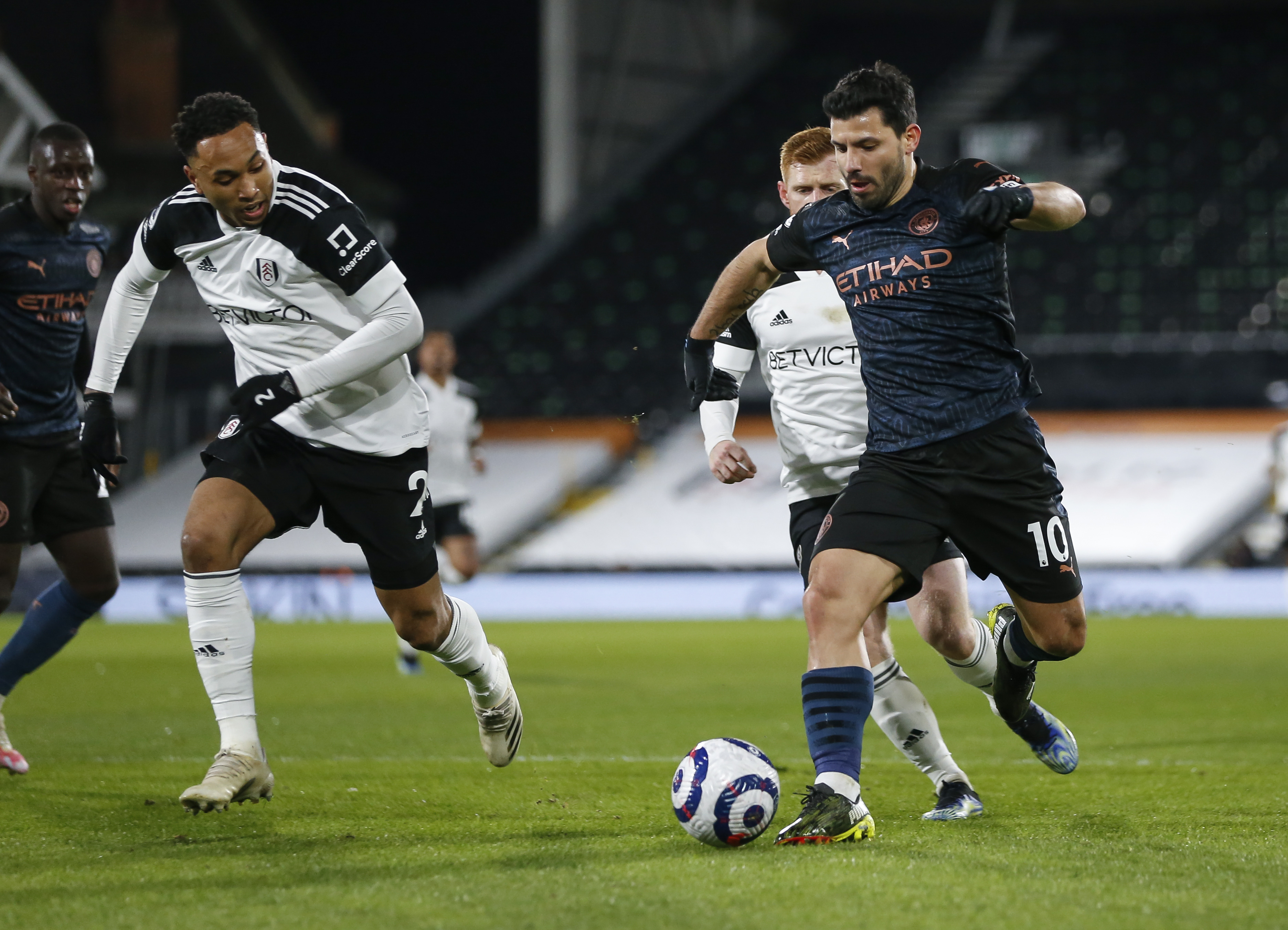Lukratywna oferta dla Sergio Aguero. Topowy klub kusi napastnika dużą pensją