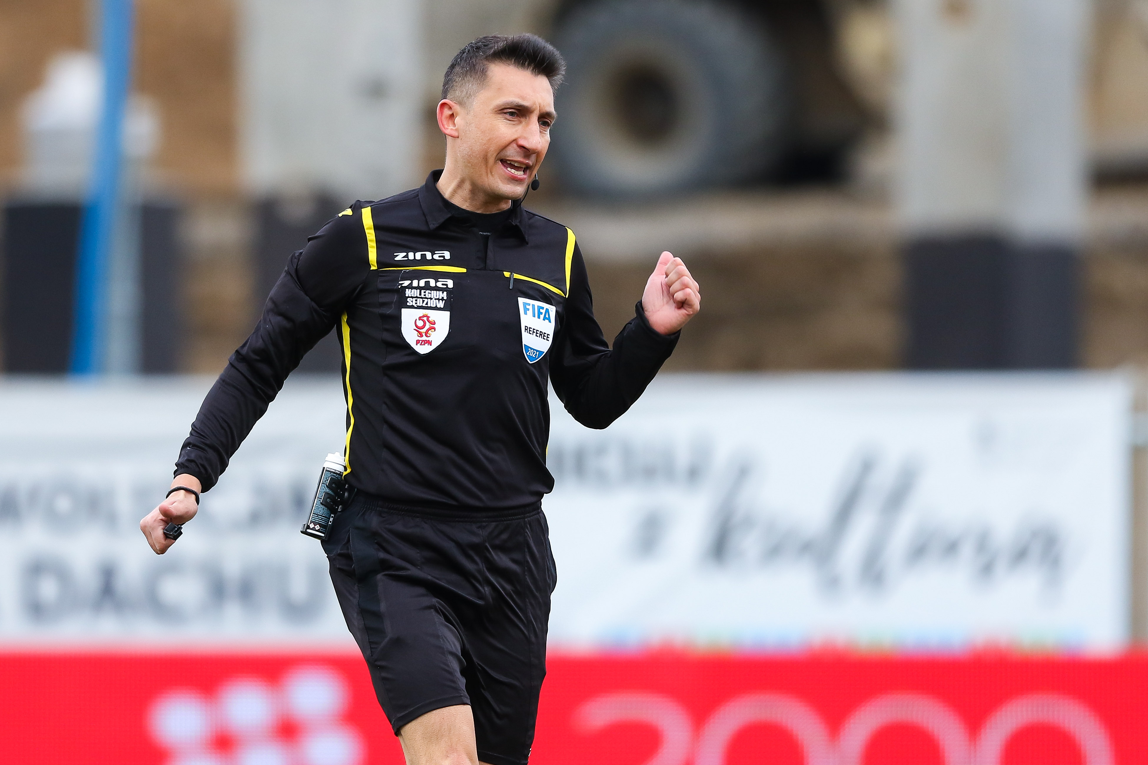 Polski arbiter będzie obsługiwał VAR w meczu Ligi Mistrzów. Posędziuje mecz angielskiego giganta