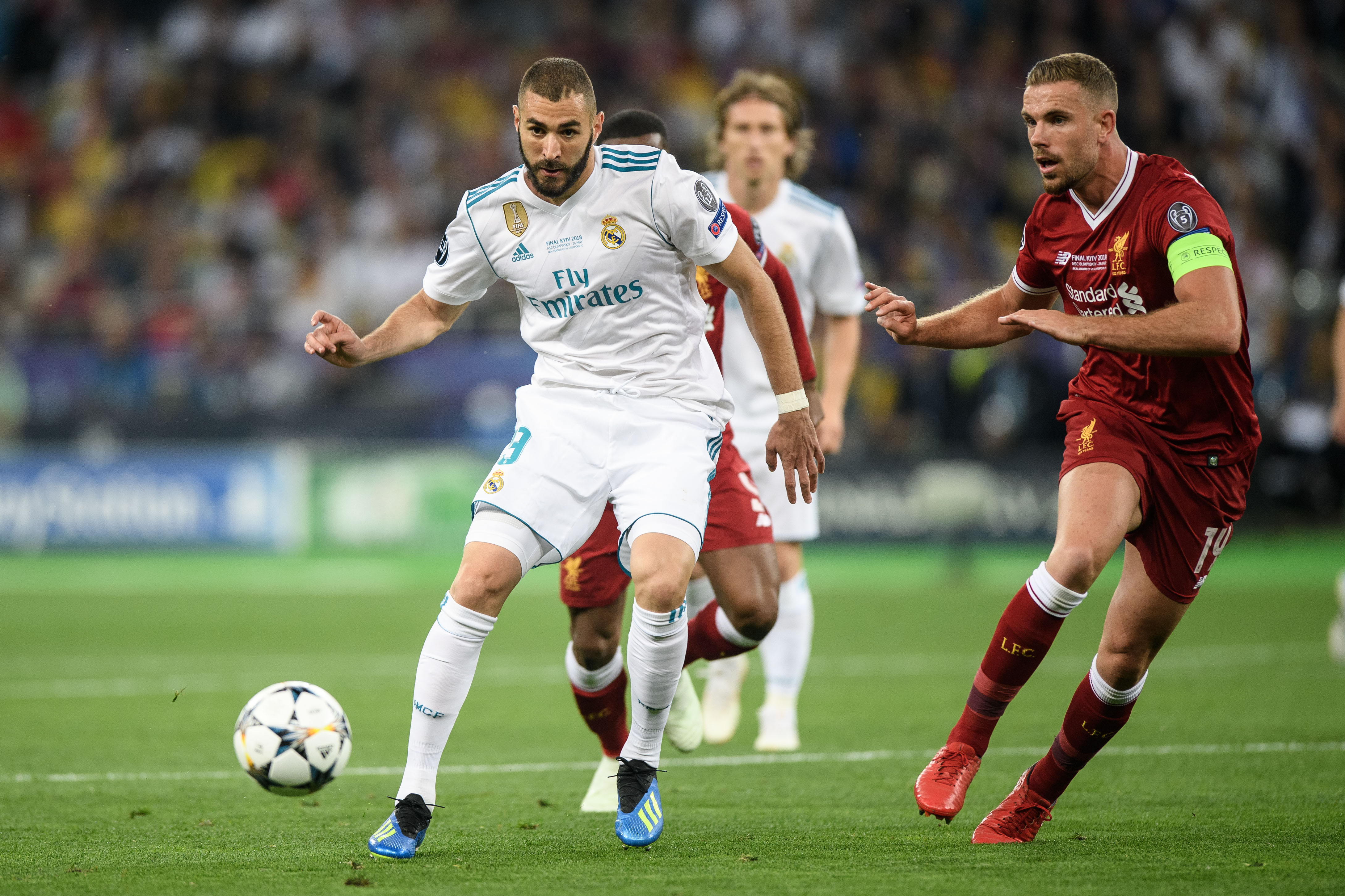 Real pewnie pokonał Liverpool. Manchester City wygrał po golu w samej końcówce [RELACJA]