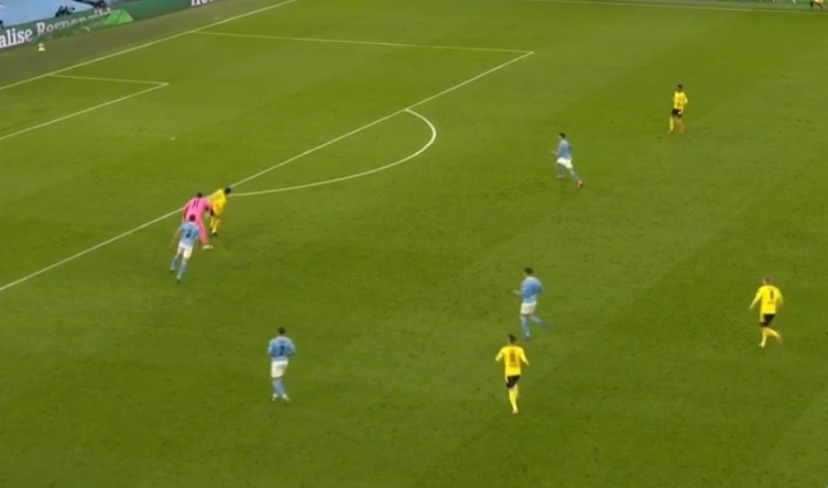 Arbiter skrzywdził Borussię Dortmund?! Golkiper Manchesteru City miał mnóstwo szczęścia [WIDEO]