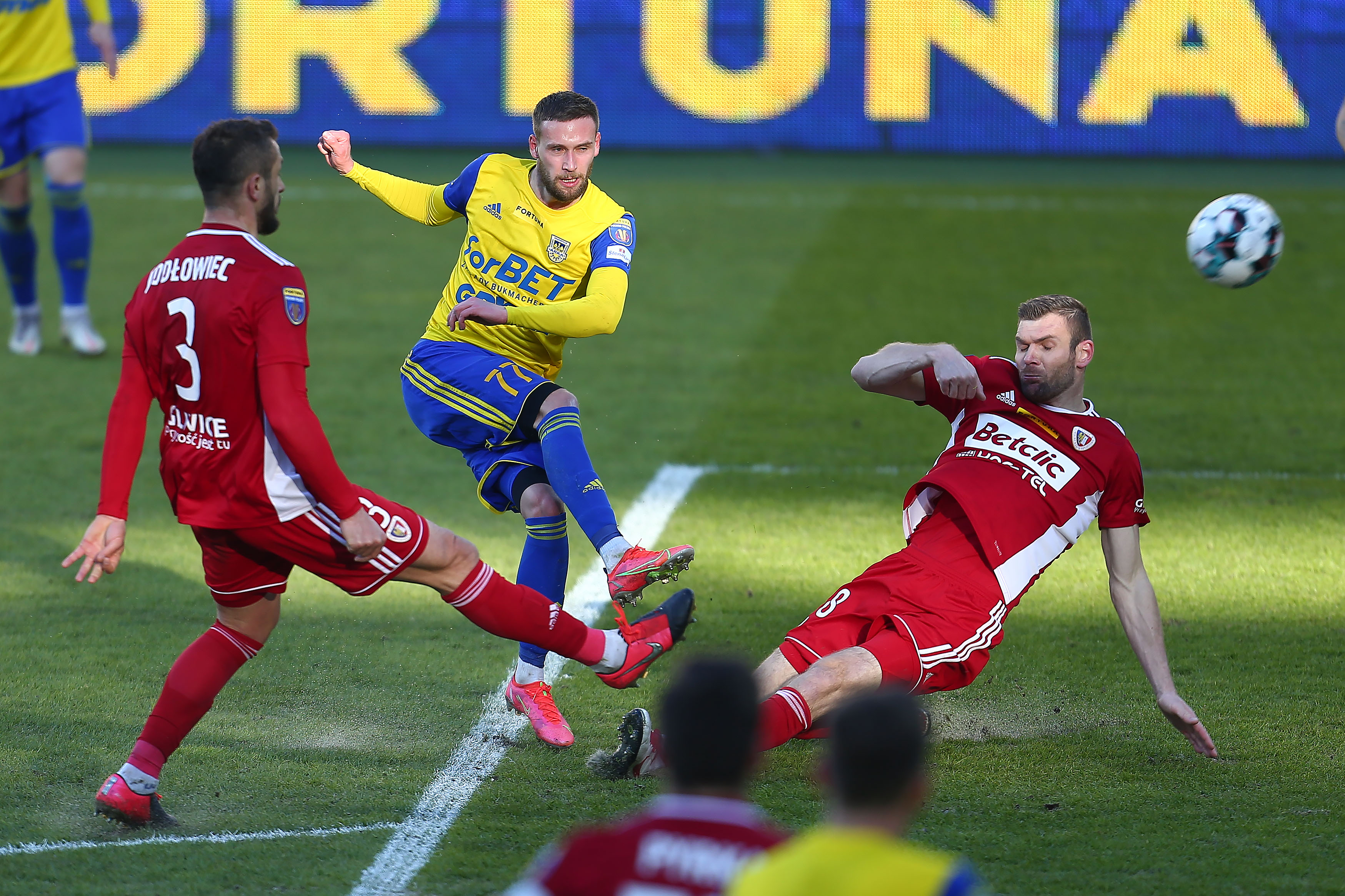 Arka Gdynia w finale Pucharu Polski! Awans po rzutach karnych, Kacper Krzepisz bohaterem