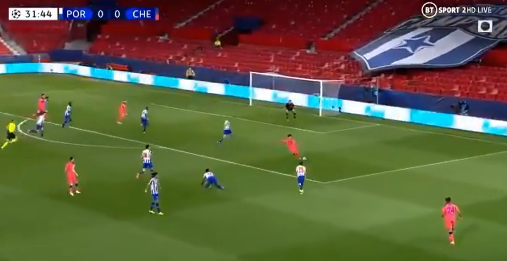 Błędy FC Porto pogrzebały szanse Portugalczyków. Doświadczenie Chelsea wzięło górę [WIDEO]