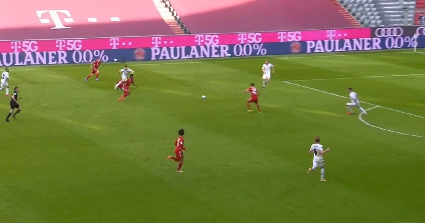 Zdziesiątkowany Bayern Monachium stracił punkty! Zimny prysznic dla drużyny Hansiego Flicka [WIDEO]