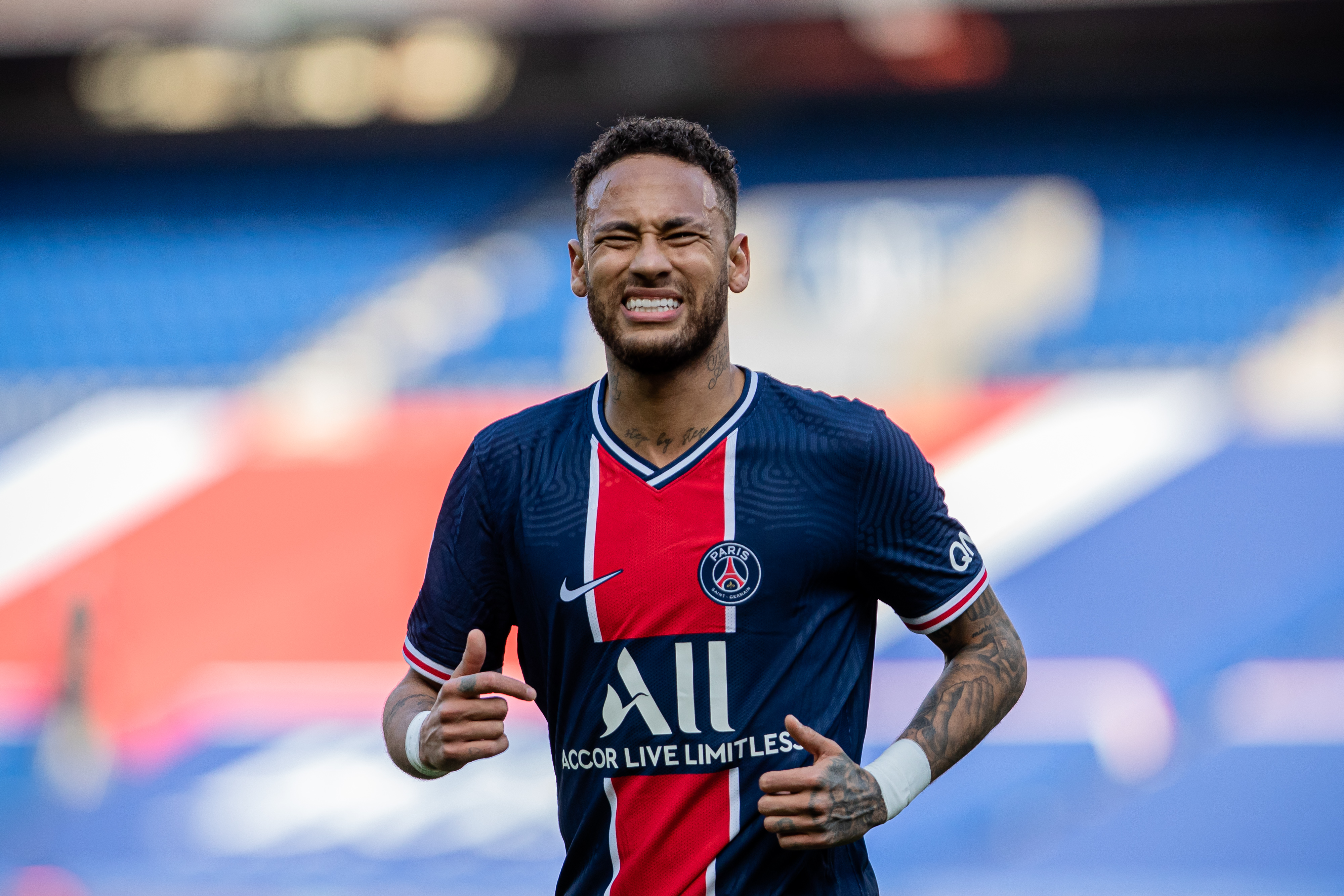 Włodarze PSG zirytowani zachowaniem Neymara. Naciskają coraz mocniej