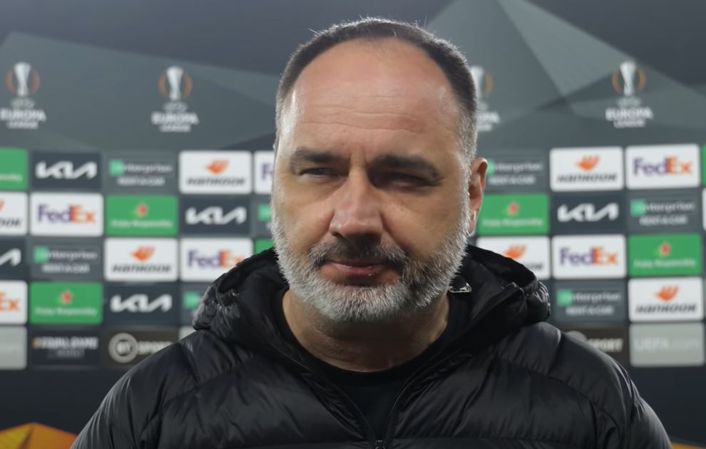 Trenował w parku, dorabiał jako kelner, teraz zachwyca w Europie. "Czeski Klopp" u progu wielkiej kariery