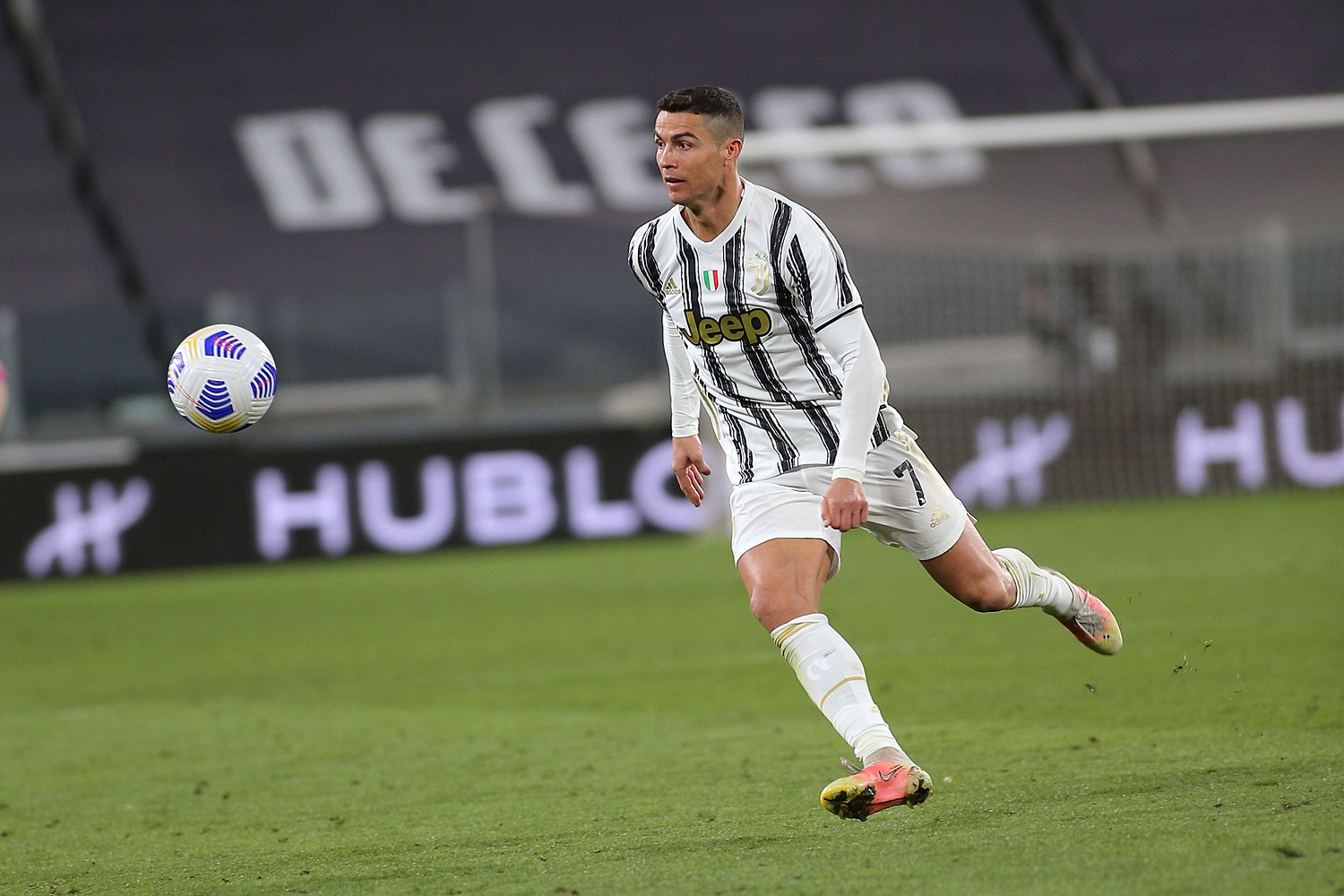 Cristiano Ronaldo w ogniu krytyki. Luca Toni wyjaśnił, co nie podoba mu się u gwiazdora Juventusu