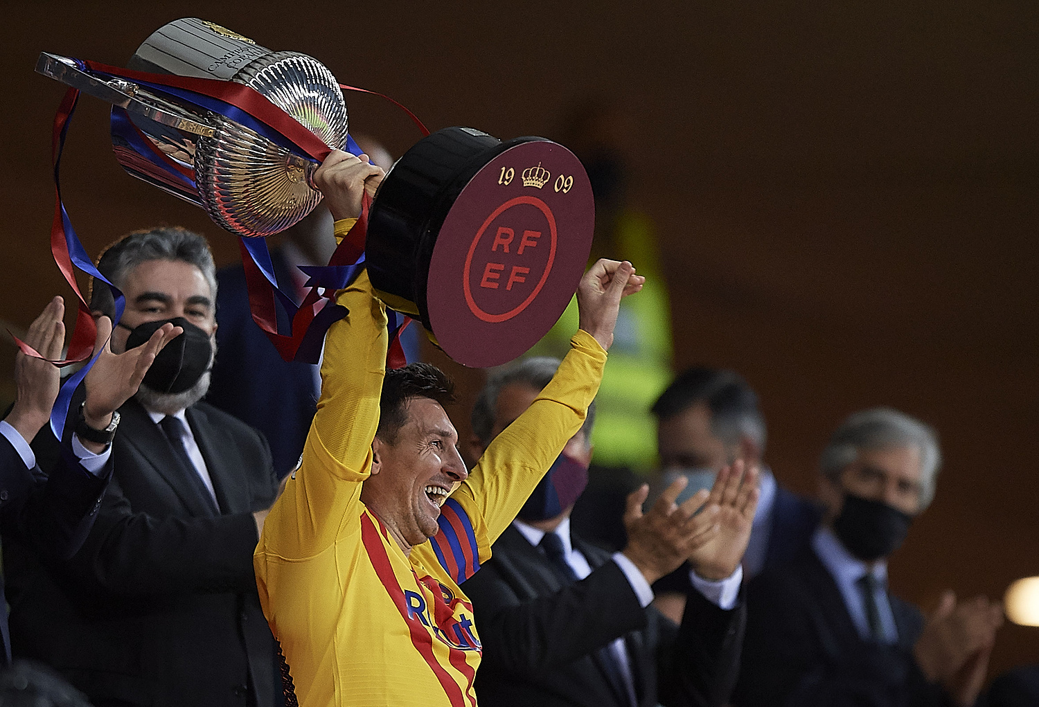 FC Barcelona ma pomysł, jak zatrzymać Leo Messiego. Ujawniono szczegóły