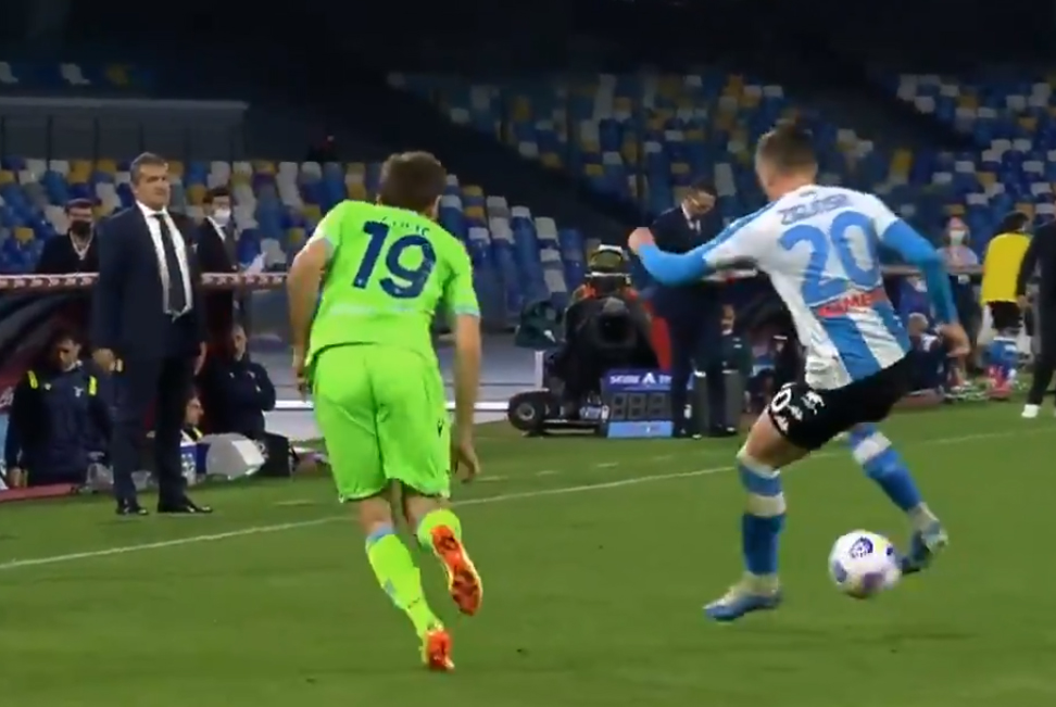 Najpierw świetny zwód, a po sekundzie ładna asysta! Piotr Zieliński błysnął w meczu Napoli z Lazio [WIDEO]