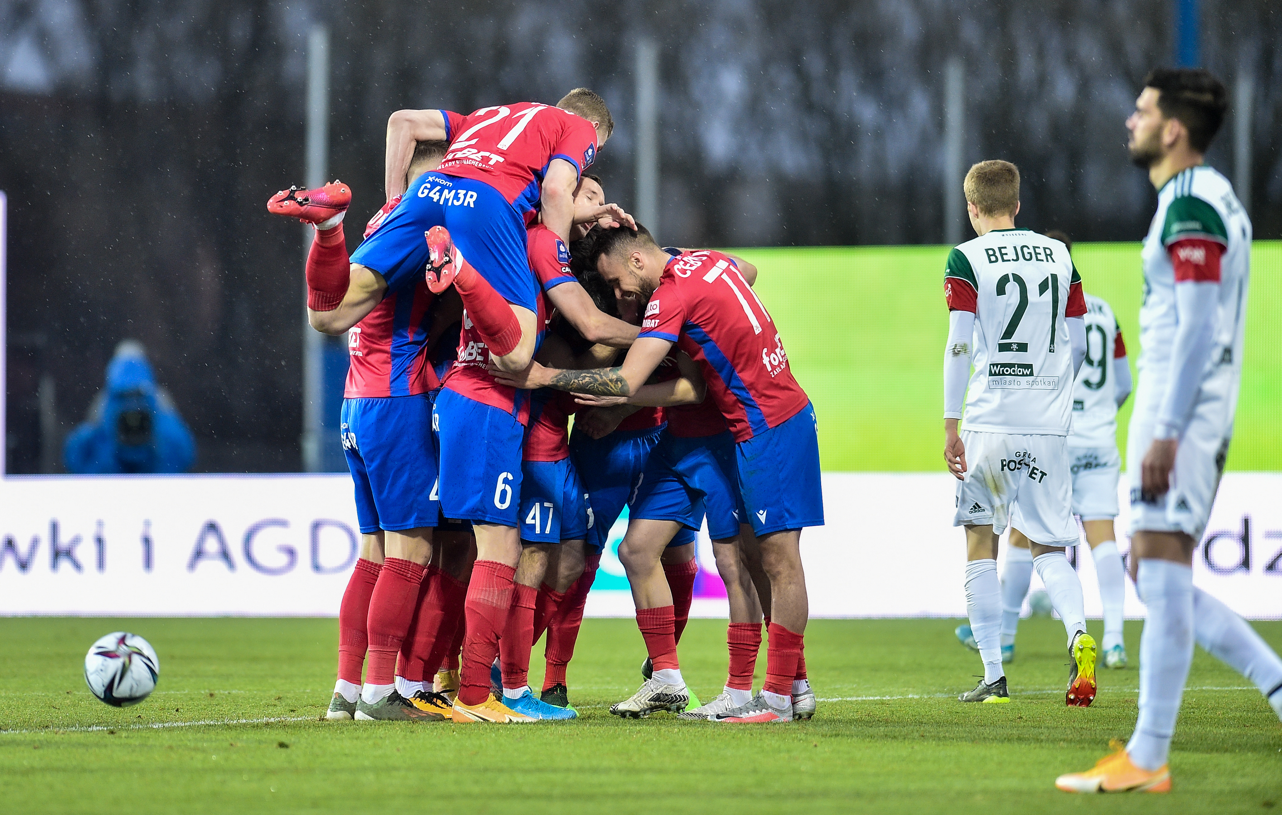 Ekstraklasa wróciła do Częstochowy po niemal 23 latach przerwy! Raków lepszy od Śląska Wrocław [WIDEO]