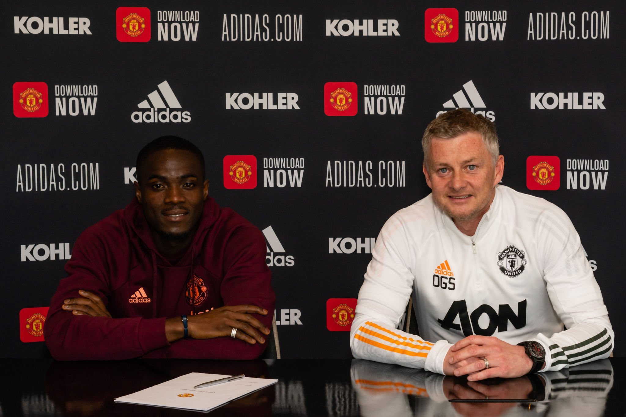 Piłkarz Manchesteru United przedłużył kontrakt z klubem. Odrzucił propozycje z Włoch oraz Hiszpanii