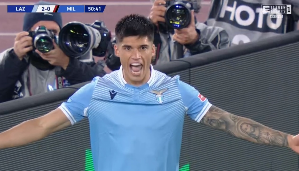 Wielka kontrowersja przy golu dla Lazio, kolejna porażka AC Milan. LM oddala się od "Rossonerich" [WIDEO]