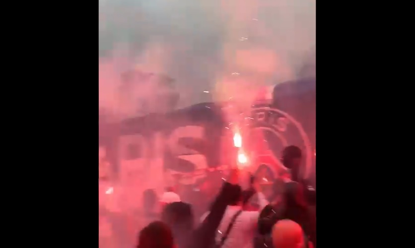Gorąco przed hitem Ligi Mistrzów! Fani PSG szaleją pod stadionem [WIDEO]