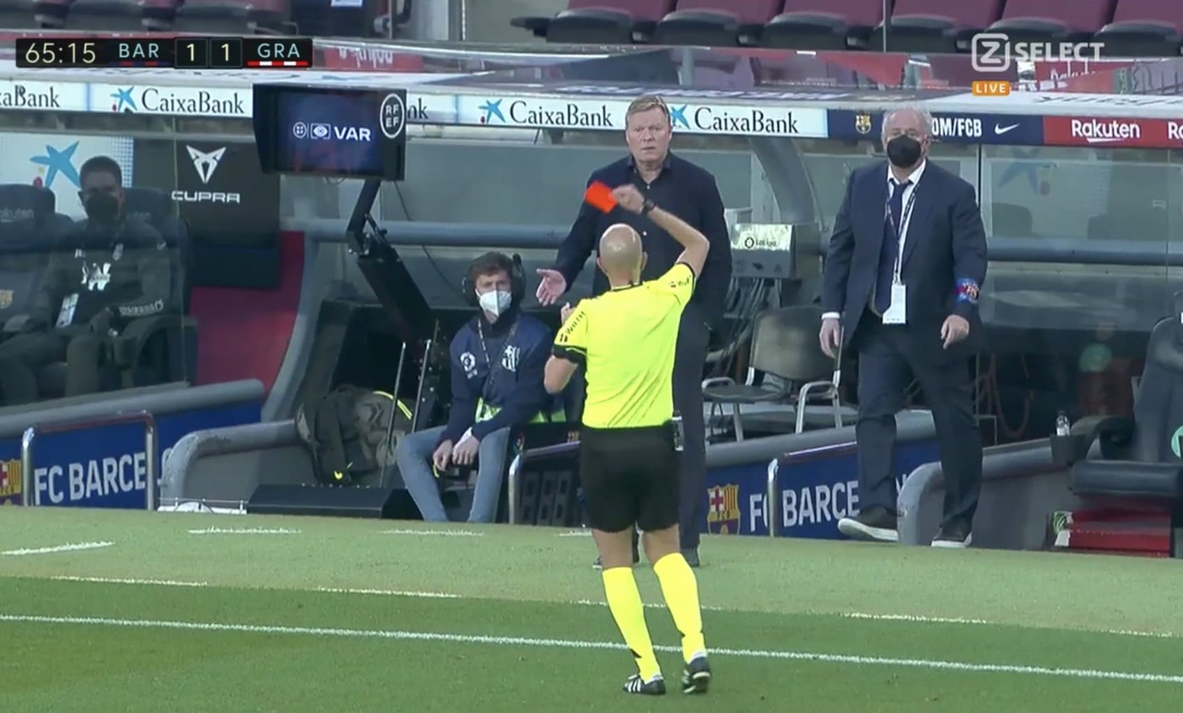 Barcelona przegrała, Koeman wyleciał z czerwoną kartką! Wielka wpadka Katalończyków [WIDEO]