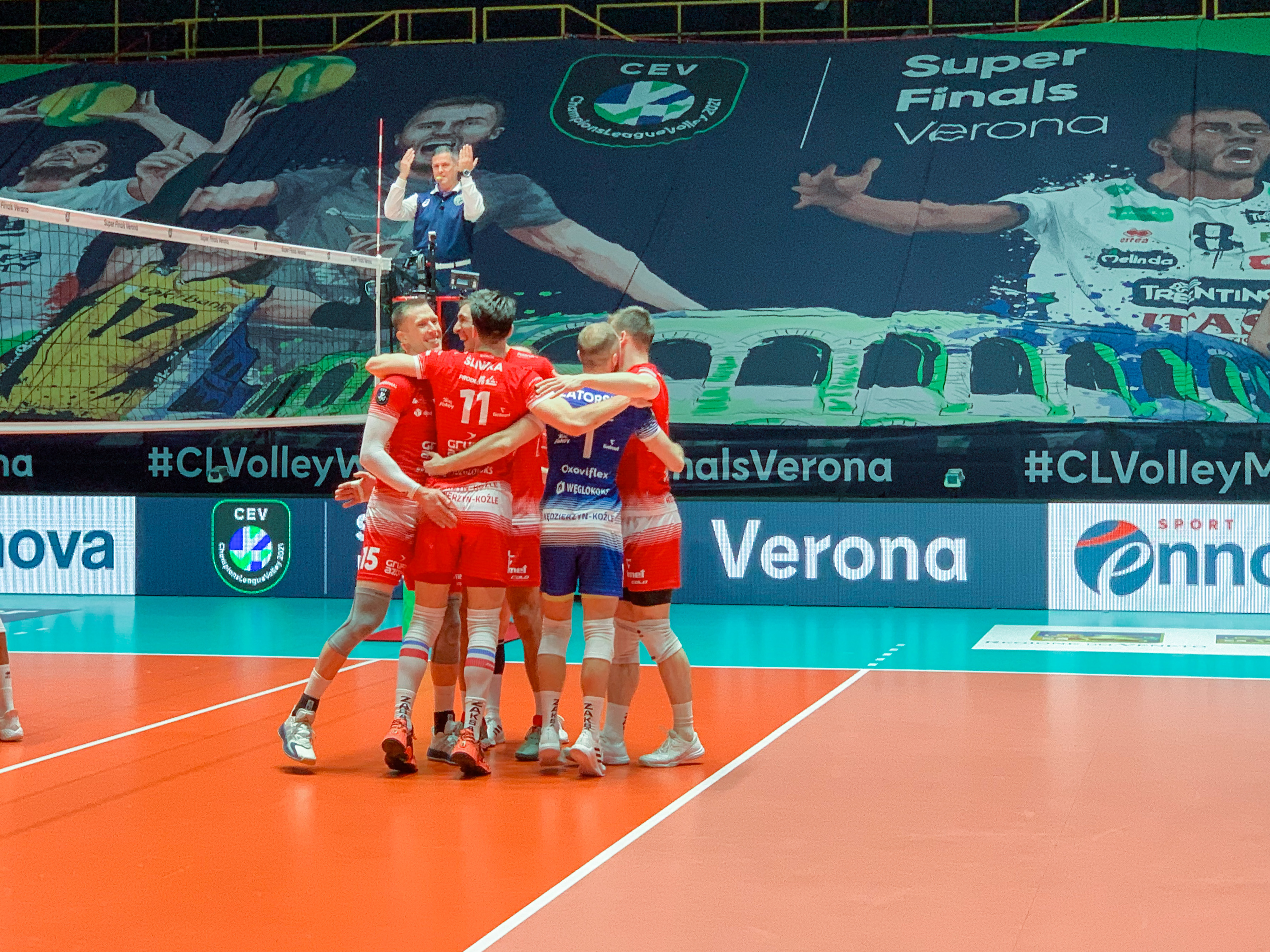 ZAKSA KĘDZIERZYN-KOŹLE WYGRAŁA LIGĘ MISTRZÓW! NIEWIARYGODNY SUKCES POLSKIEGO ZESPOŁU! [WIDEO]