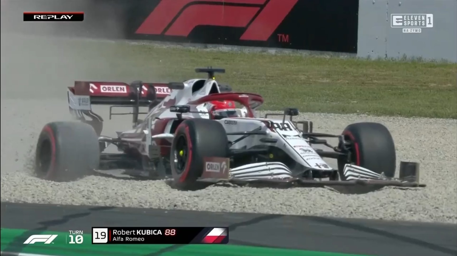 Robert Kubica wyleciał z toru, trening Formuły 1 został przerwany. Nieudany powrót Polaka do bolidu [WIDEO]