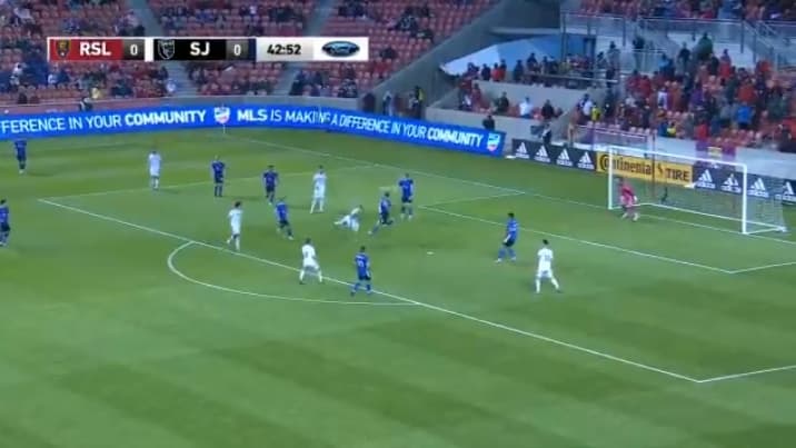 Spektakularna przewrotka w MLS. Mocny kandydat do bramki sezonu [WIDEO]