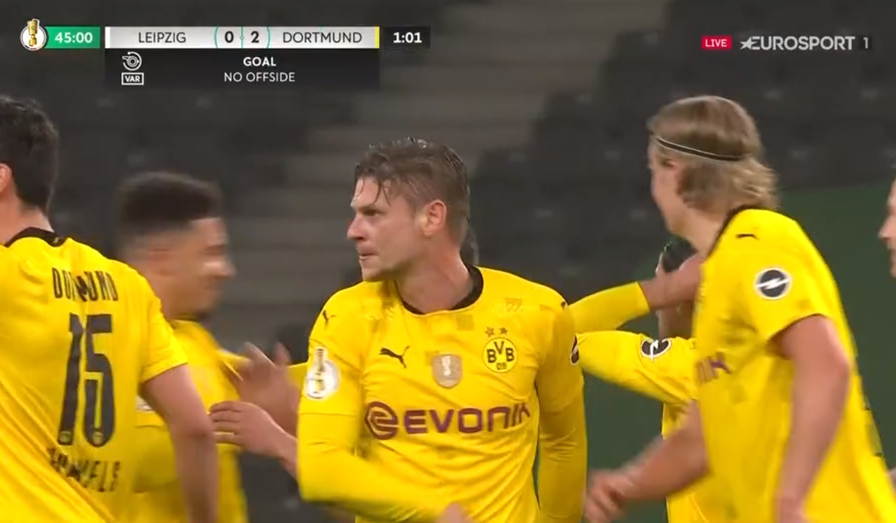 Borussia Dortmund triumfuje w Pucharze Niemiec! Łukasz Piszczek z trofeum na koniec przygody z klubem [WIDEO]