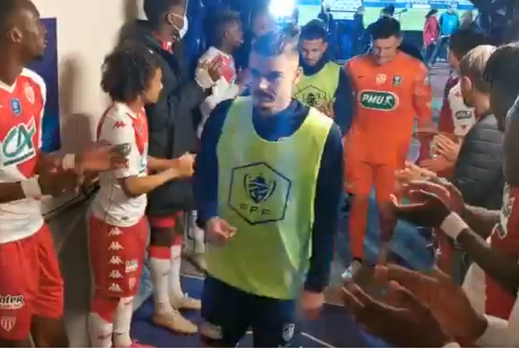 Piękny gest AS Monaco. Piłkarze zrobili szpaler dla rewelacji z czwartej ligi [WIDEO]