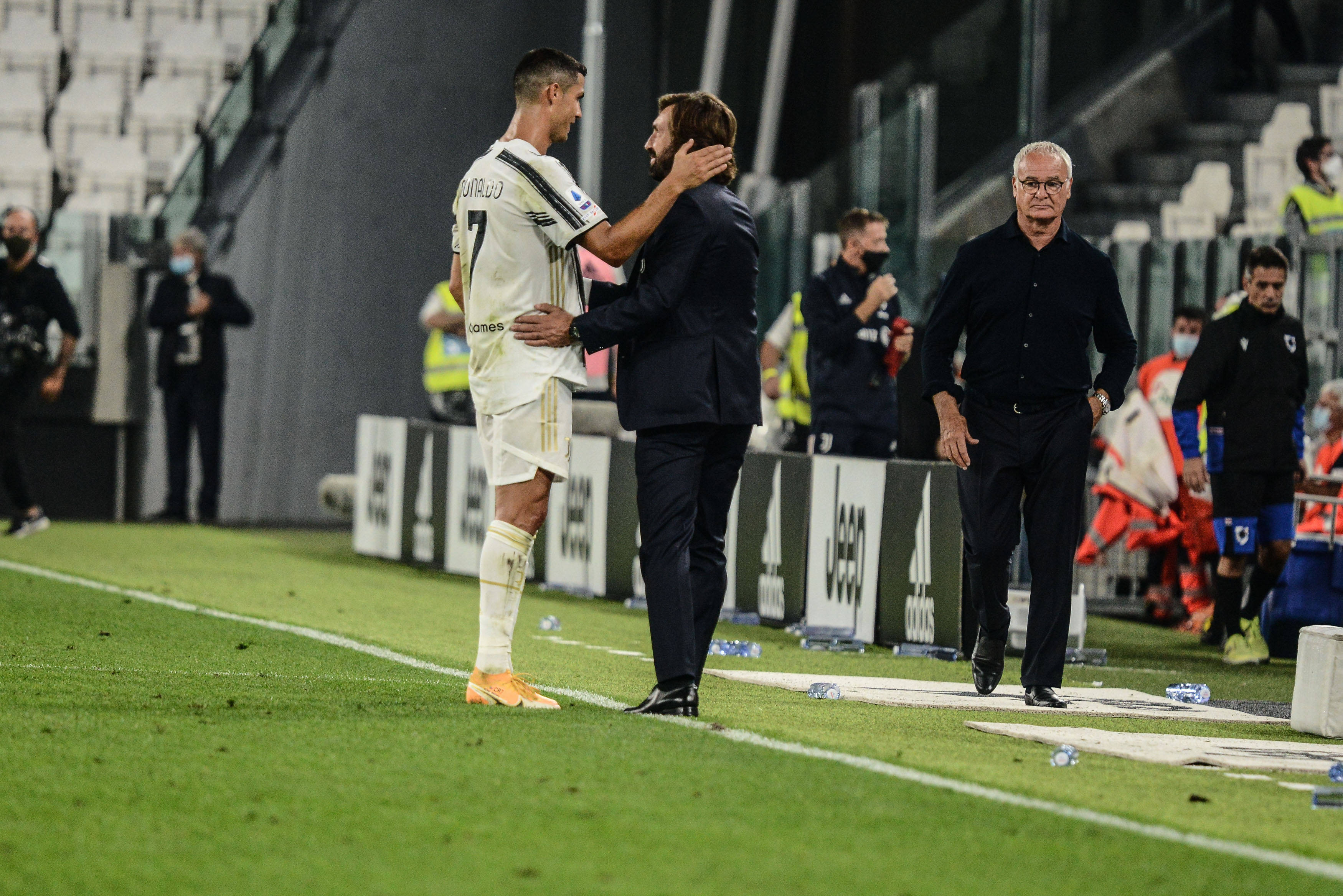 Andrea Pirlo o reakcji Cristiano Ronaldo po hicie Serie A. "Po raz pierwszy cieszył się, że został zmieniony"