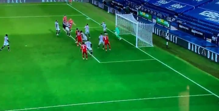 Szaleństwo w końcówce meczu Liverpoolu! Alisson strzelił gola w ostatniej minucie [WIDEO]