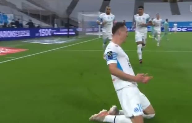 Hat-trick Arkadiusza Milika! Niesamowity występ Polaka, w pojedynkę zapewnił zwycięstwo [WIDEO]