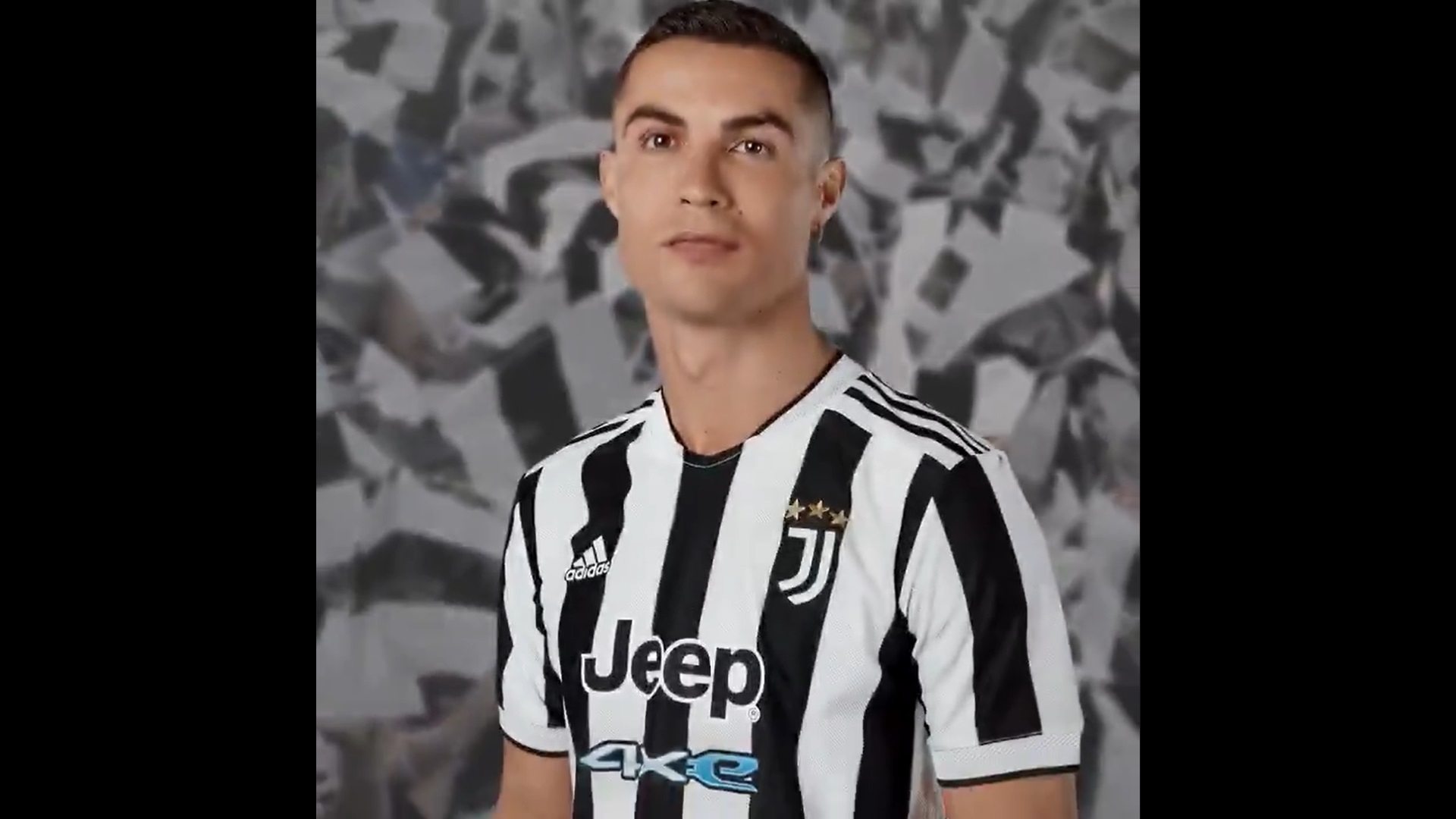 Juventus pokazał nowe stroje. Zagra w nich już jutro