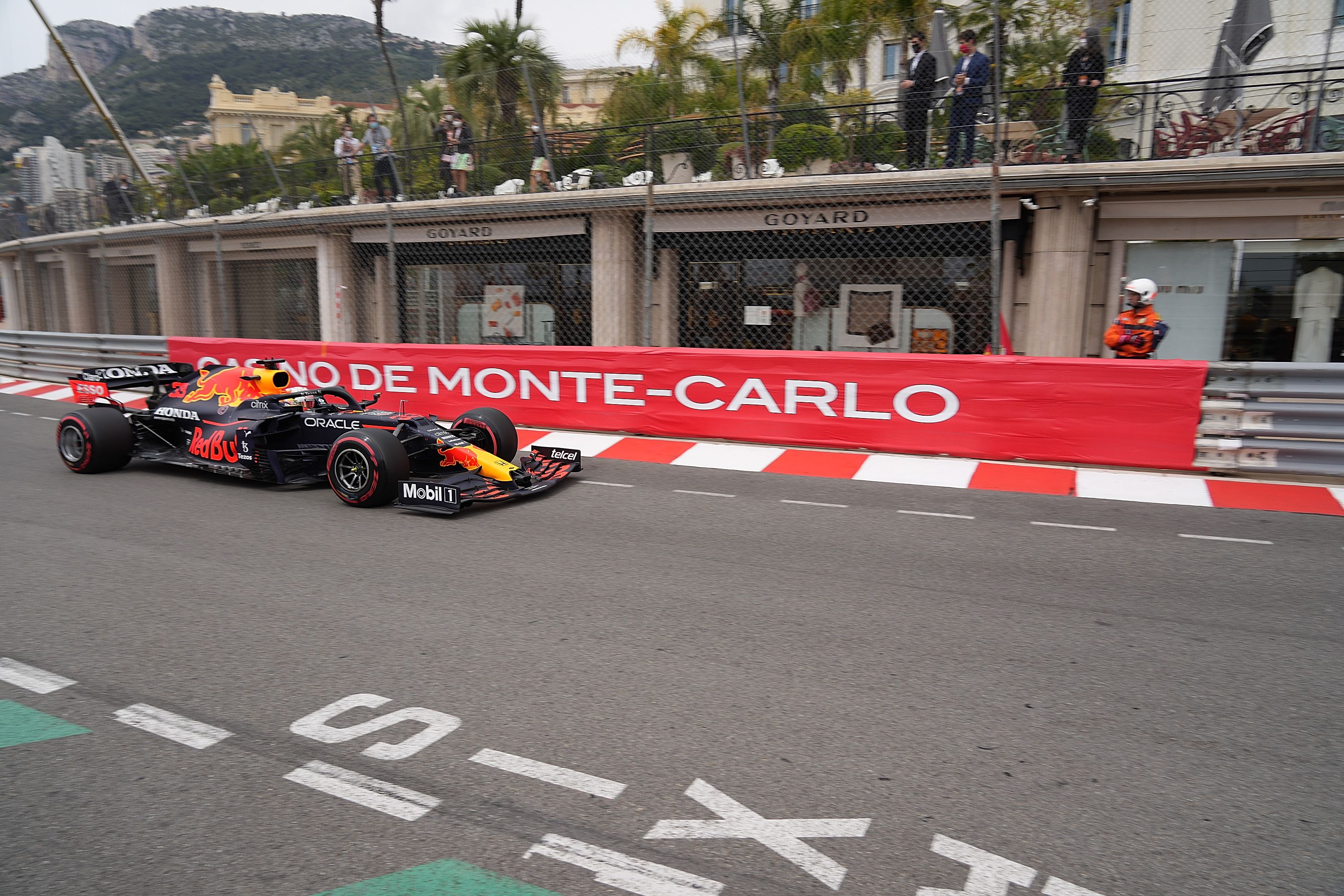 Koszmar Mercedesa w wyścigu o GP Monako! Max Verstappen wygrał w Księstwie i jest nowym liderem
